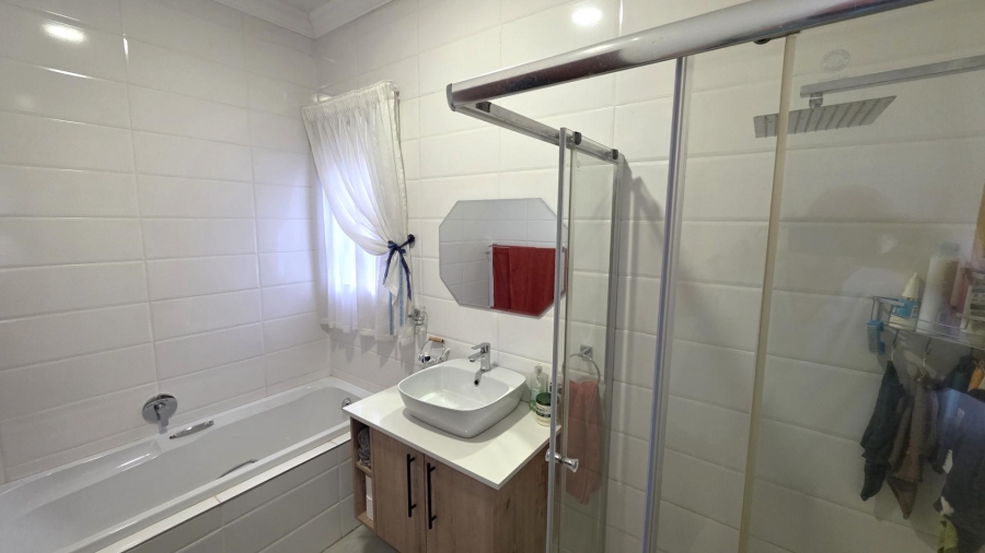 3 Bedroom Property for Sale in Melodie North West